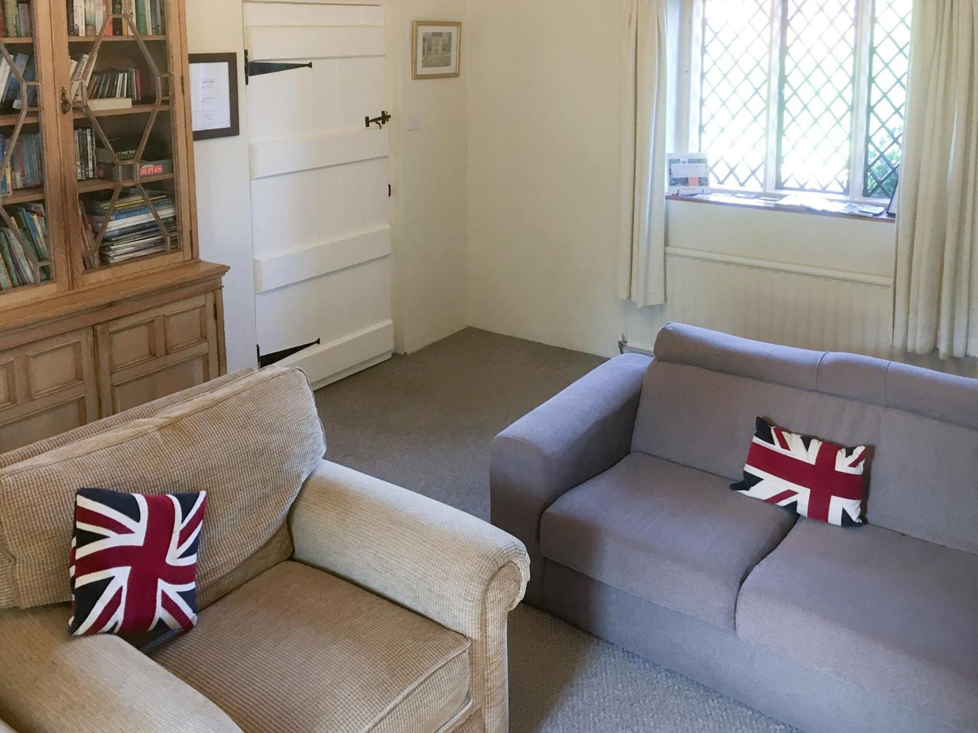 Park House Villa Harlaxton Bagian luar foto